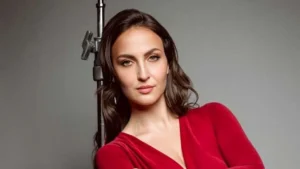 Elli-AvrRam_V_jpg--1280x720-4g