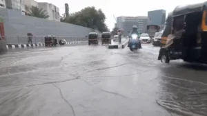 Mumbai-Rain-Red-Alert_V_jpg--1280x720-4g