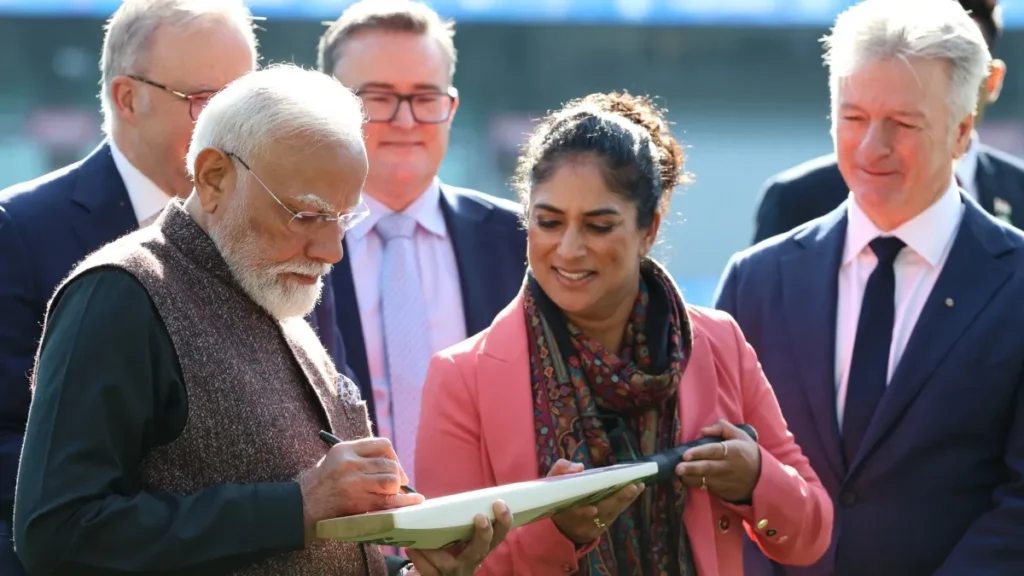 pm-modi-with-australian-cricket-team-players-1783652395