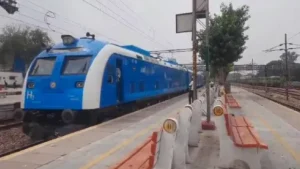 train-(29)-1783364126152_v