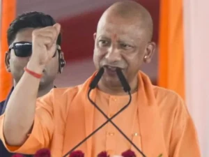 Yogi_to_offer_a_gift_to_private